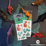 Tatouages dinosaures de Pico Tatoo avec décor jouets dinosaures