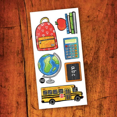 Tatouages école de Pico Tatoo avec bus scolaire, sac à dos, livre